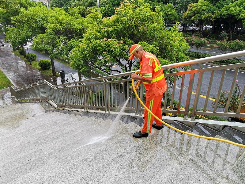 加強垃圾分類，提升市政清運效率—打造綠色低碳城市的新模式